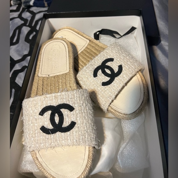 Used - Picture 3 of 3